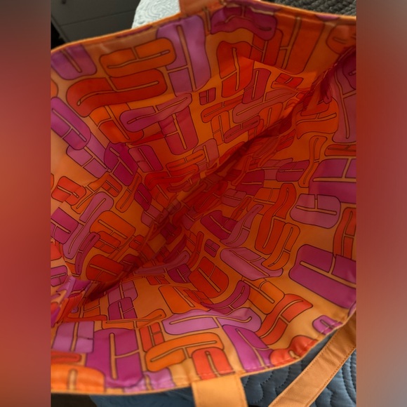 Clinique Tote and Makeup Bag - Picture 4 of 6